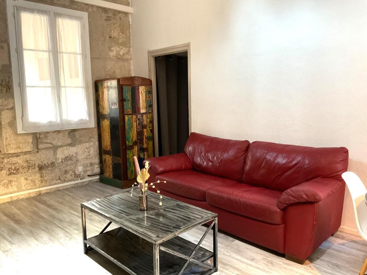 Place Aux Herbes Appartamento Nîmes Esterno foto