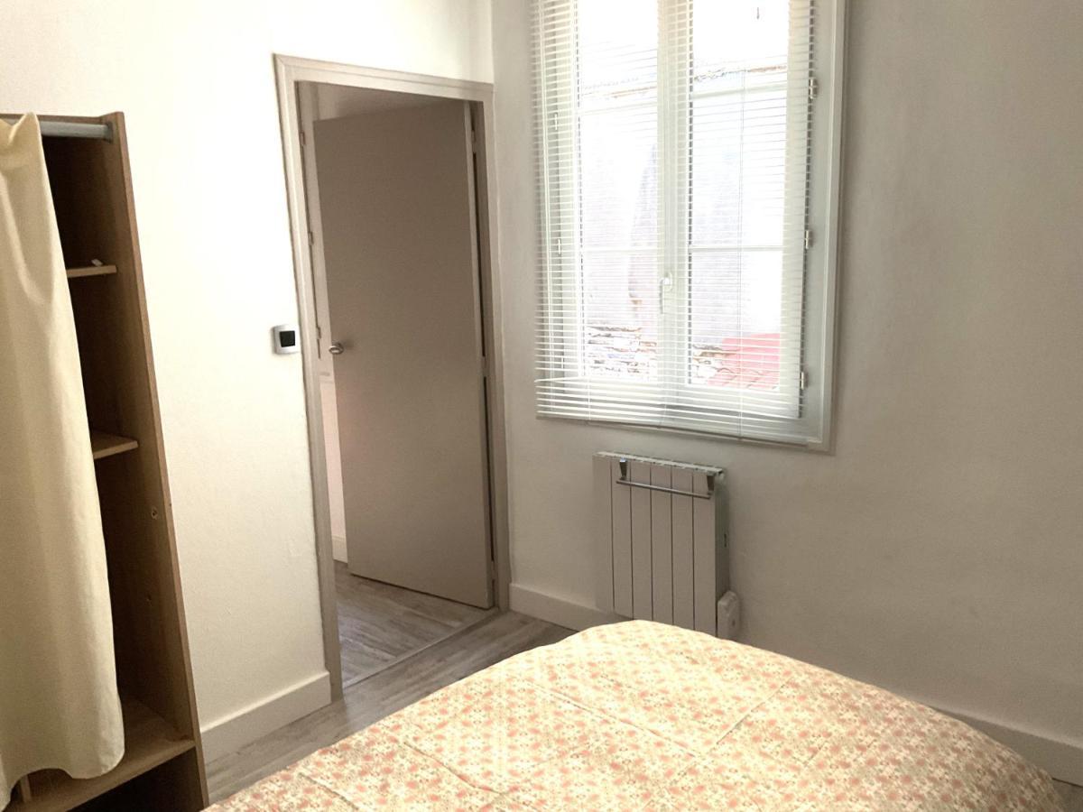 Place Aux Herbes Appartamento Nîmes Esterno foto