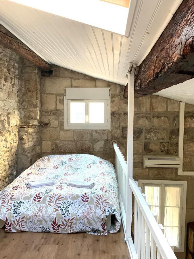 Place Aux Herbes Appartamento Nîmes Esterno foto