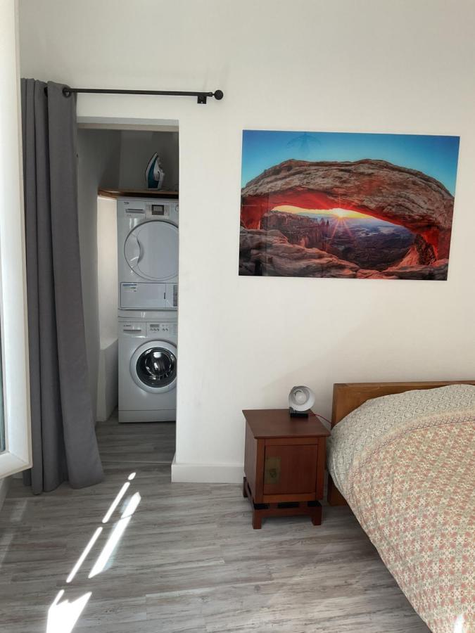 Place Aux Herbes Appartamento Nîmes Esterno foto