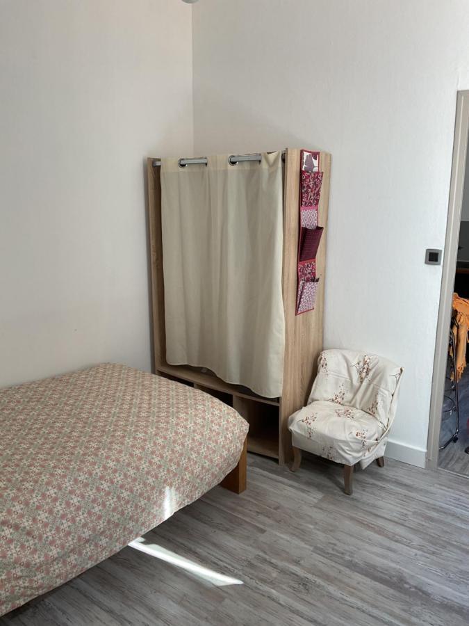 Place Aux Herbes Appartamento Nîmes Esterno foto