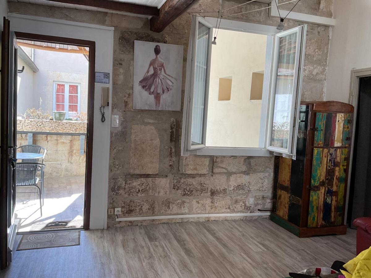 Place Aux Herbes Appartamento Nîmes Esterno foto